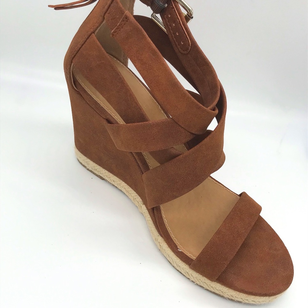 Brown wedge